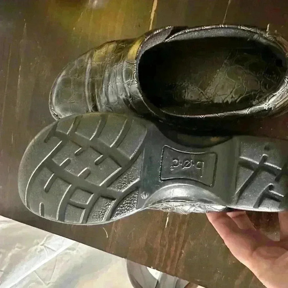 BOC Clog Size 7.5. Black Snake Skin Look. Slip On. - Picture 6 of 7